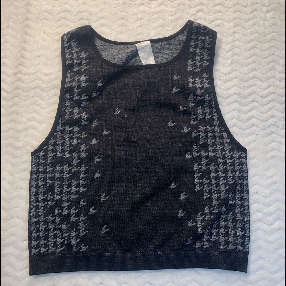 Fabletics patterned workout top size large